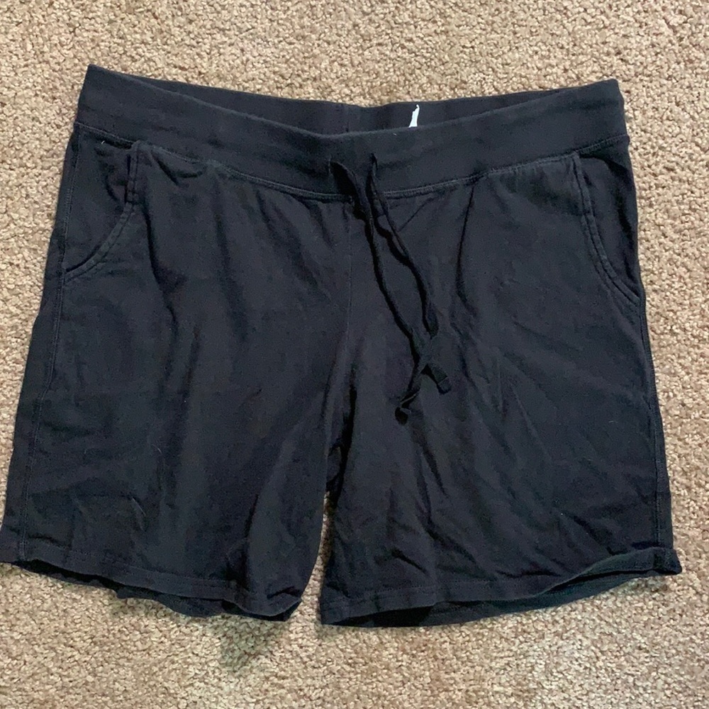Men’s Hanes drawstring lg size shorts, good condition, drawstring
